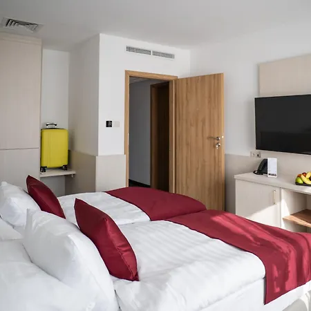 Airport Hotel Budapest-3