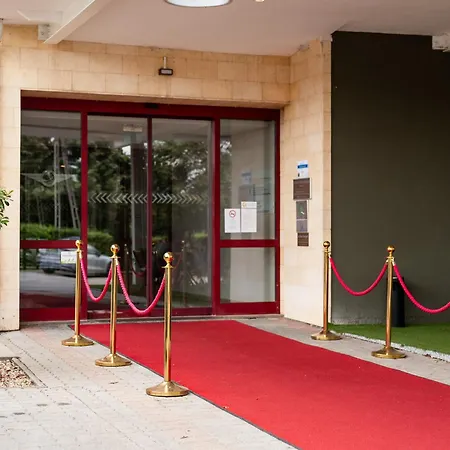 Airport Hotel Budapest-2